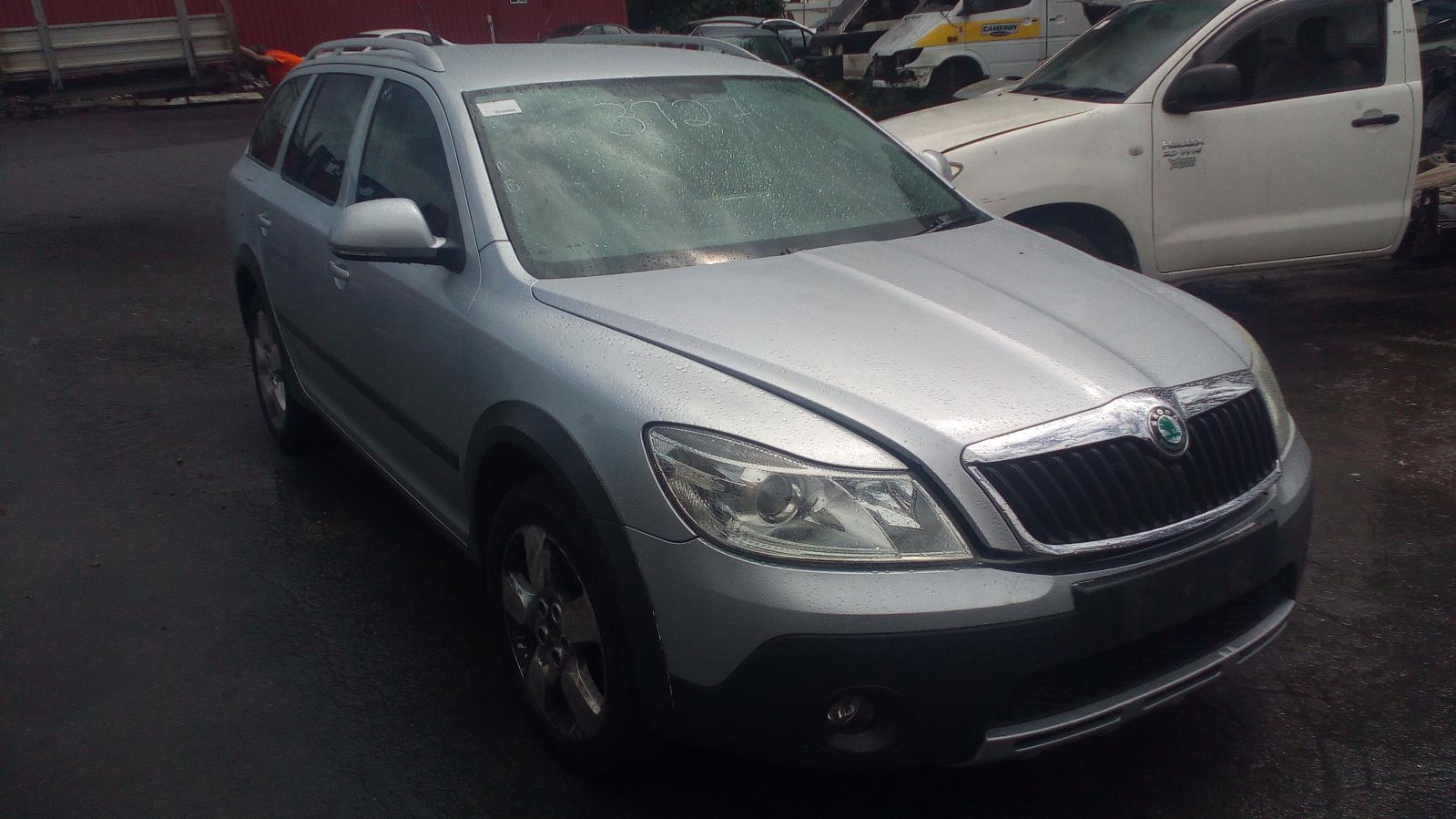 View Auto part Headrest Skoda Octavia 2011