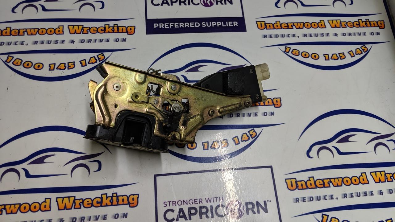 View Auto part Door/Boot/Gate Lock Holden Commodore 2003