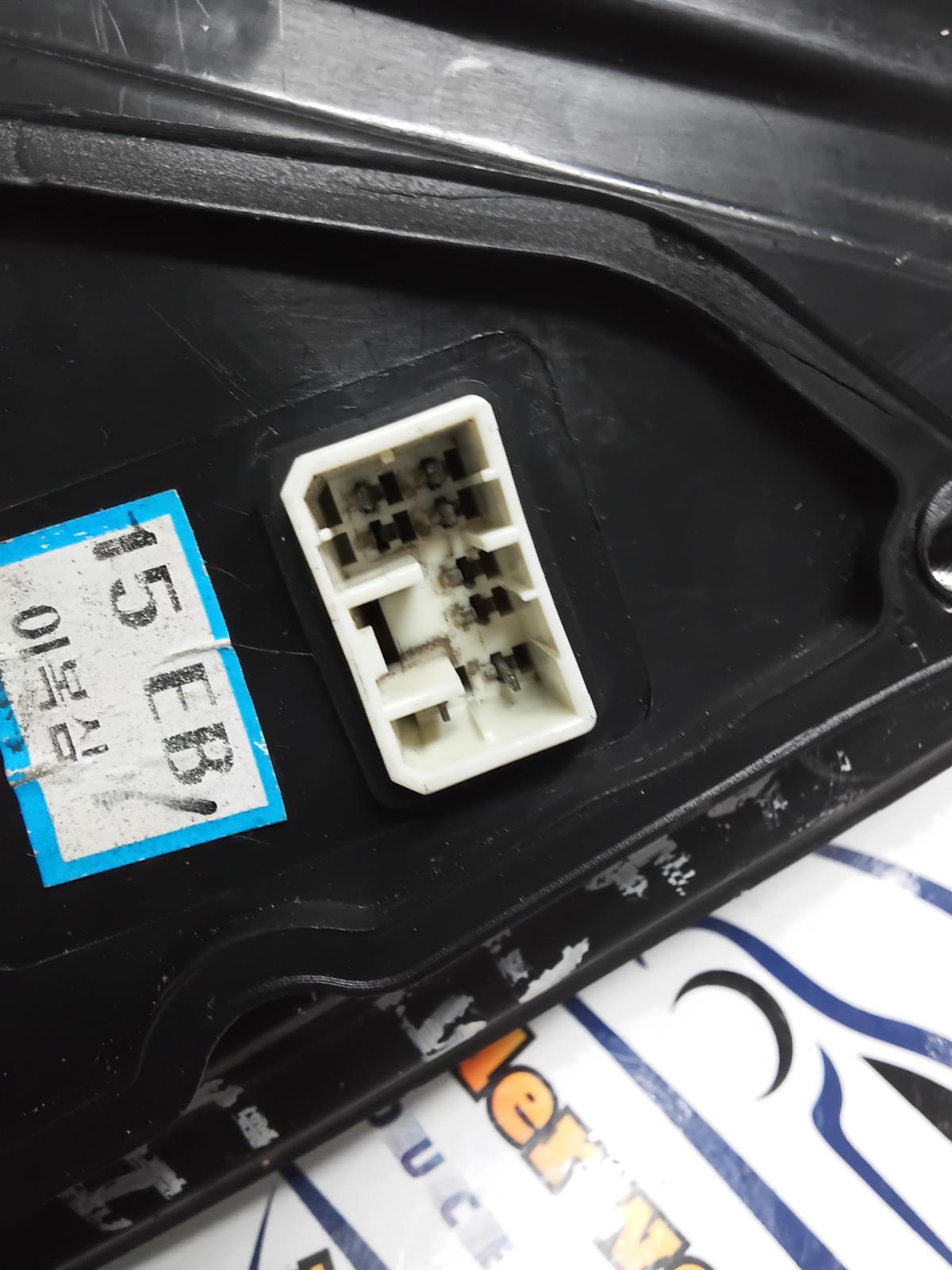 View Auto part Left Door Mirror Kia Sorento 2005