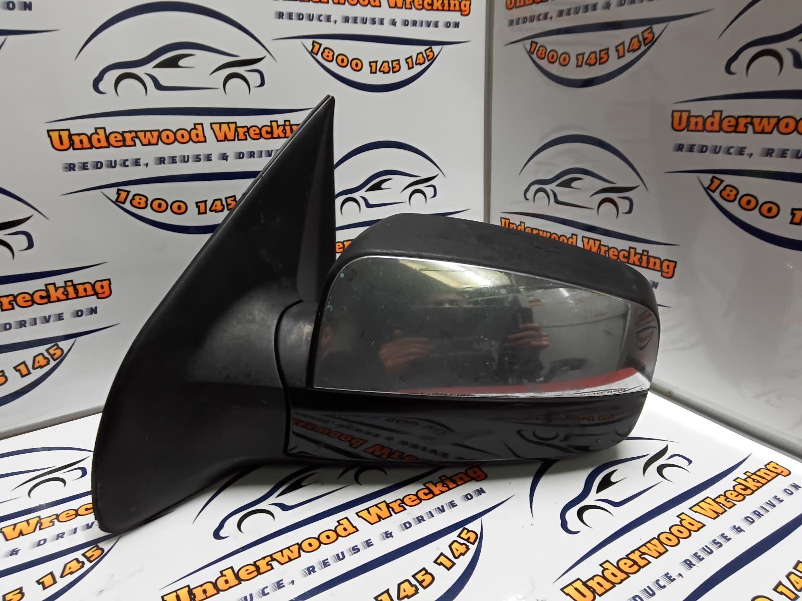 View Auto part Left Door Mirror Kia Sorento 2005
