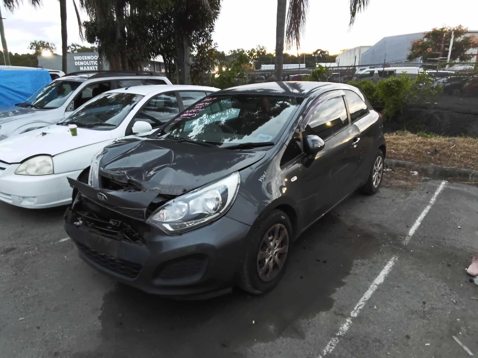 View Auto part Fuel Injector Kia Rio 2014
