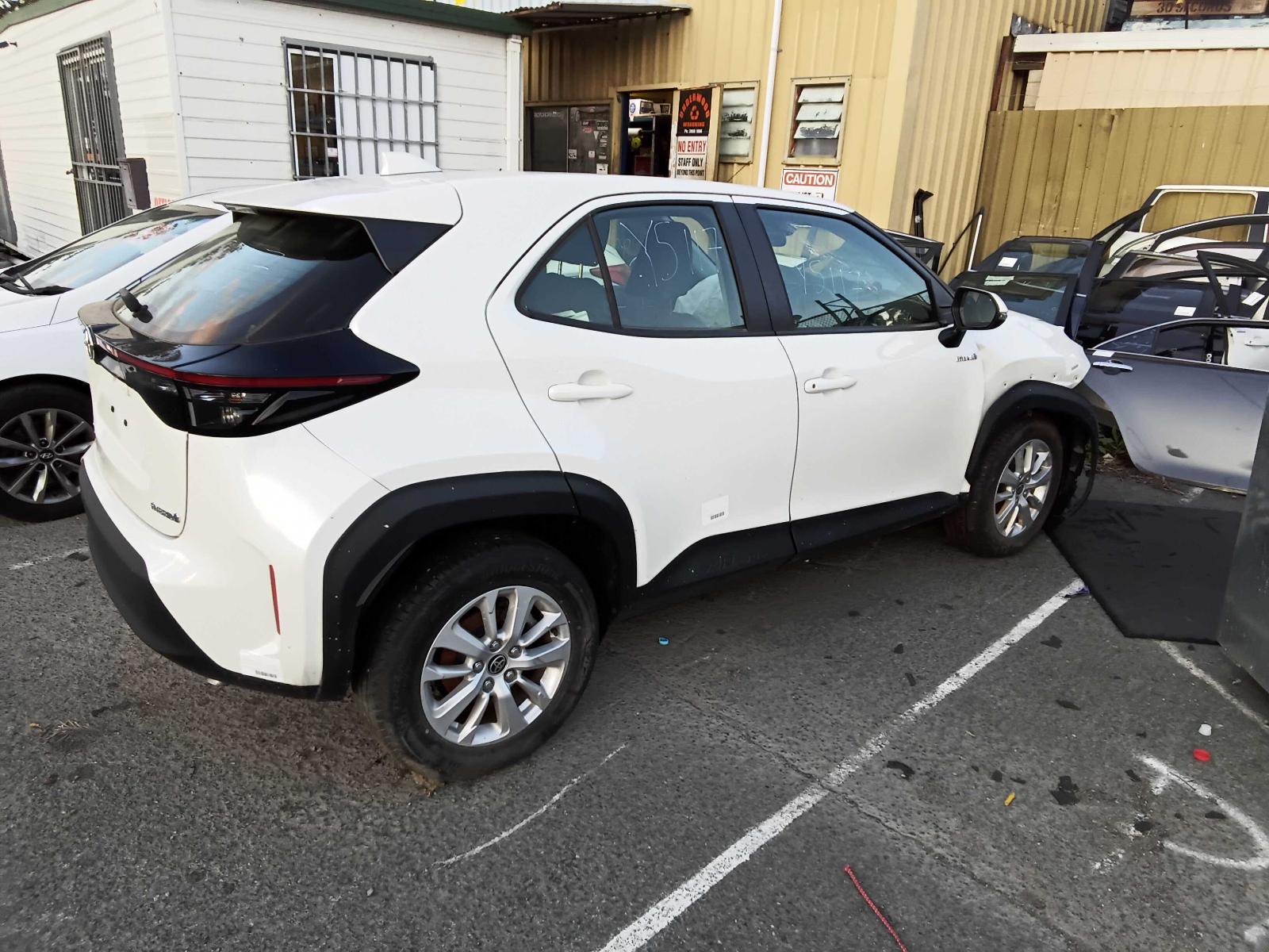 View Auto part Headrest Toyota Yaris Cross 2022