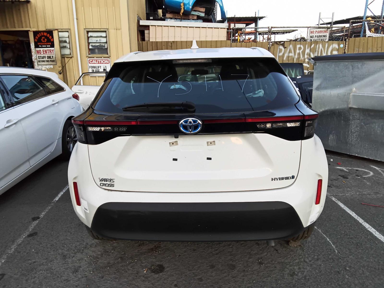 View Auto part Headrest Toyota Yaris Cross 2022