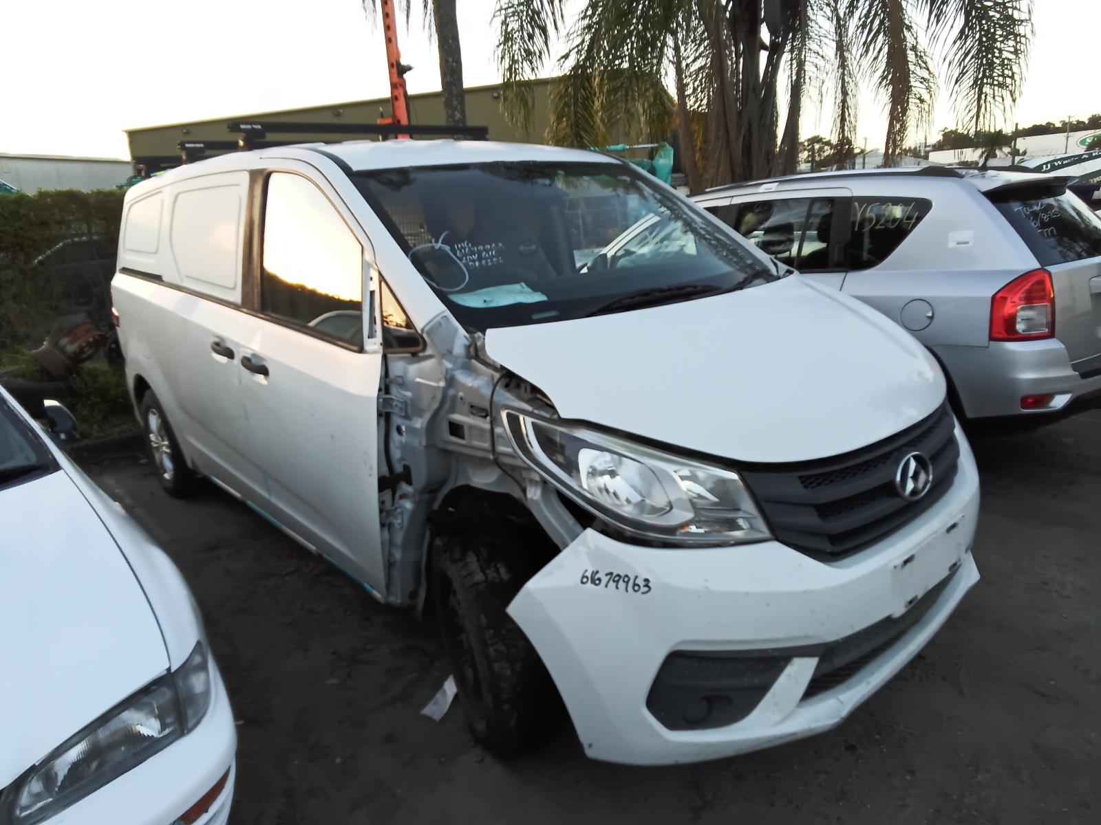 2019 Ldv G10 Cargo Barrier View Auto part Cargo Barrier Ldv G10 2019