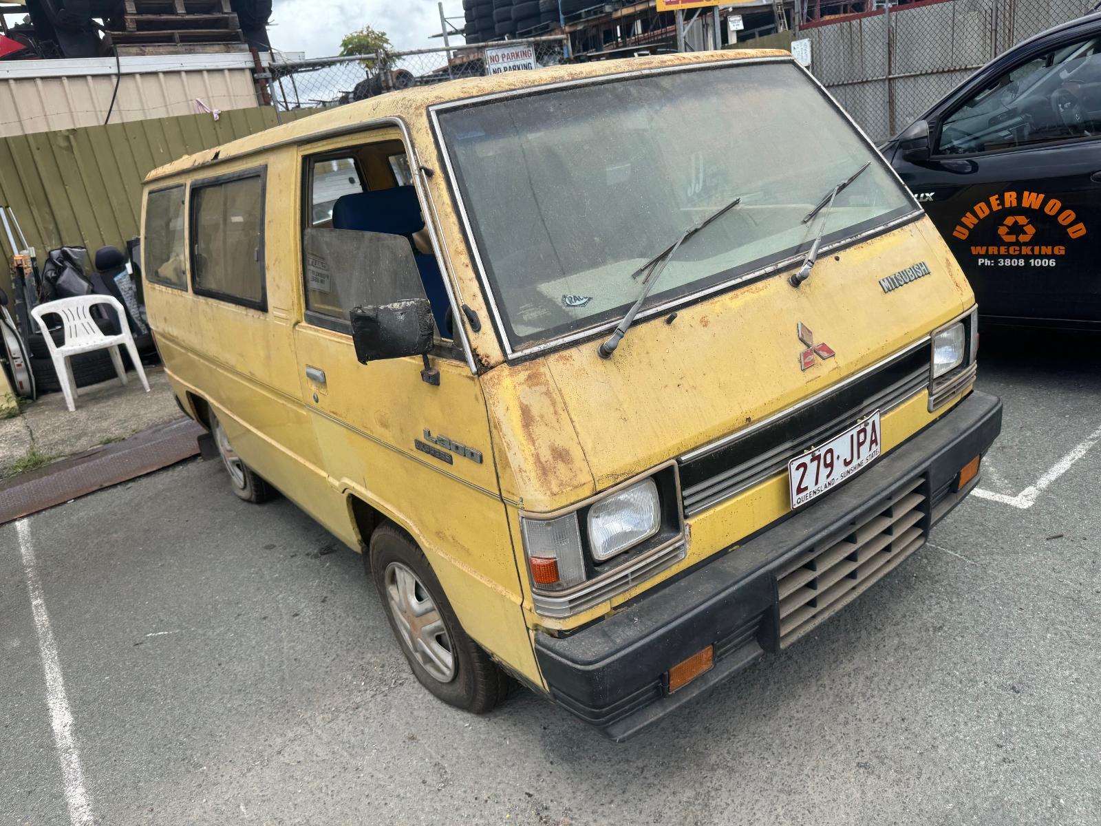 View Auto part Left Taillight Mitsubishi L300 1982