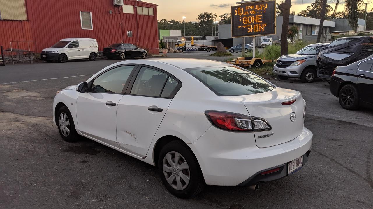 View Auto part Left Guard Mazda 3 2011