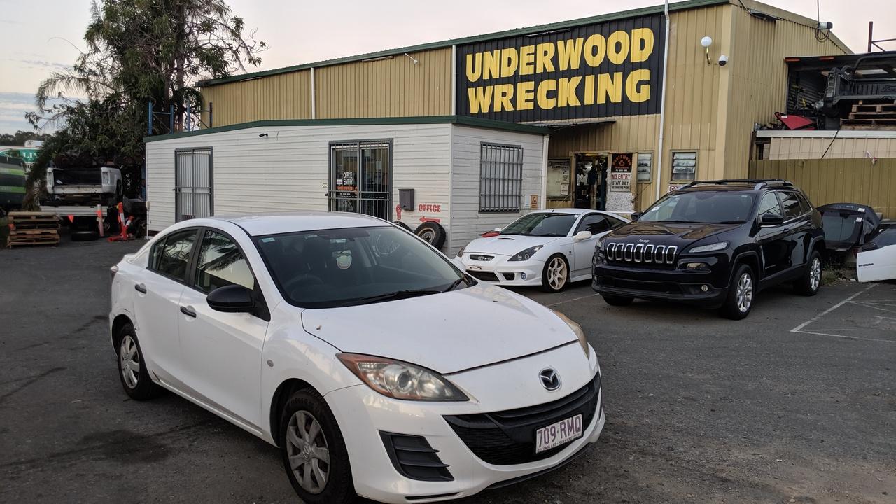 View Auto part Left Guard Mazda 3 2011