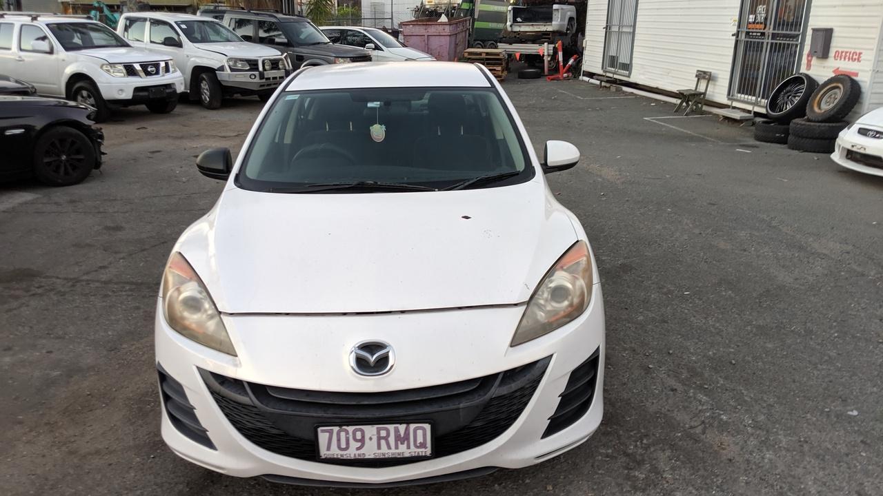 View Auto part Left Guard Mazda 3 2011