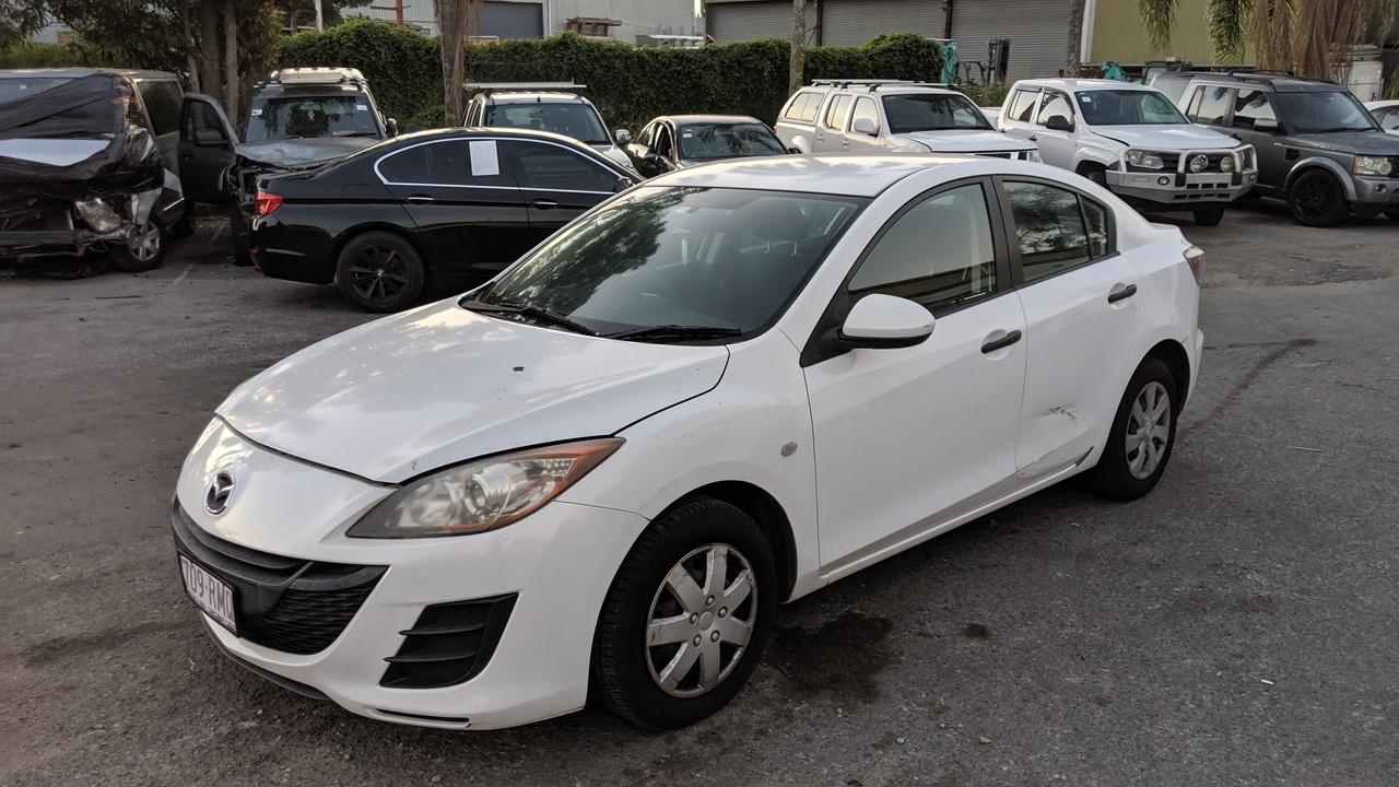 View Auto part Left Guard Mazda 3 2011