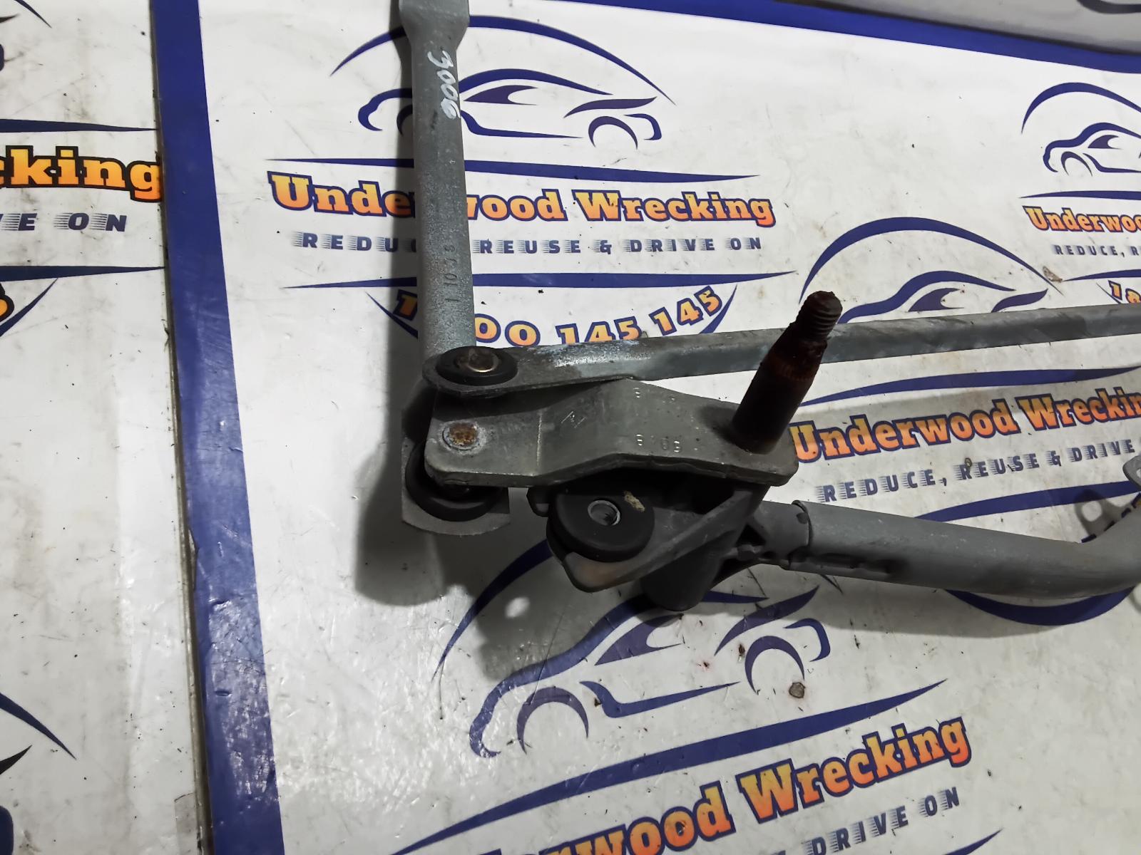 2014 Fiat Punto Wiper Linkage View Auto part Wiper Linkage Fiat Punto 2014
