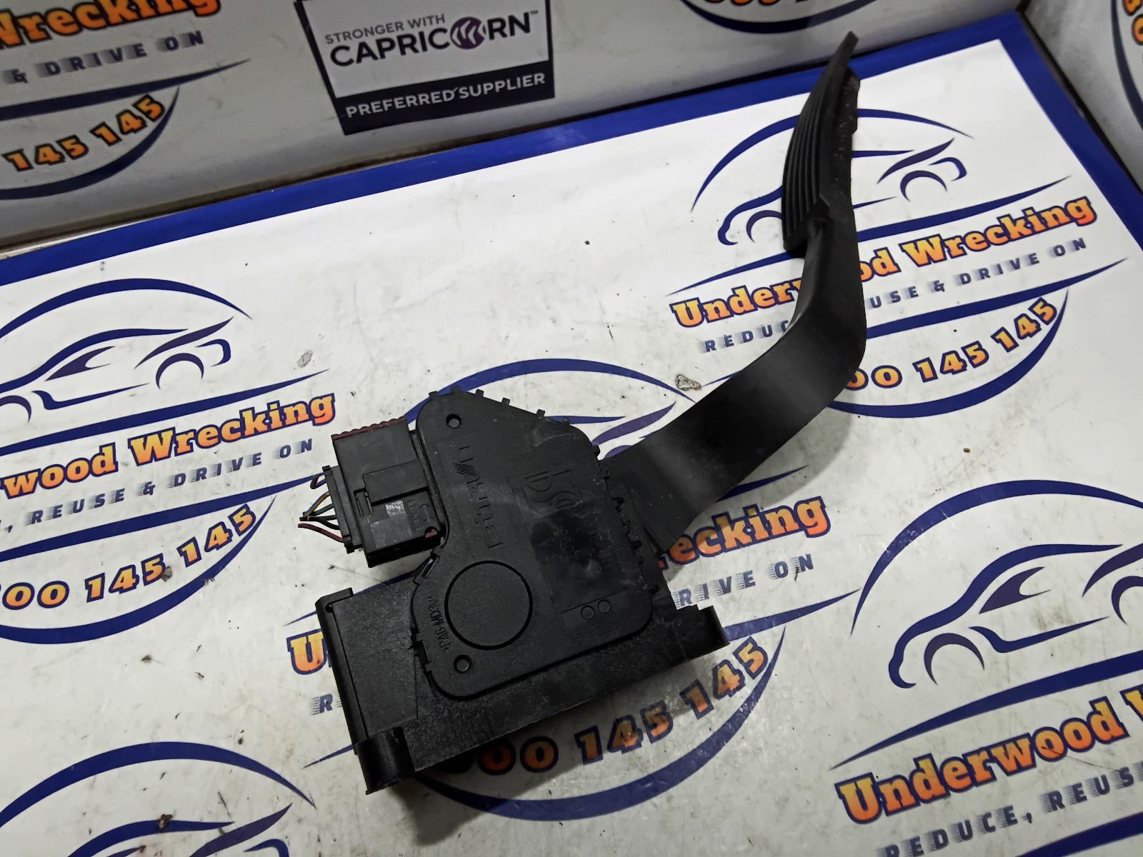 View Auto part Pedal Assembly Fiat Punto 2014