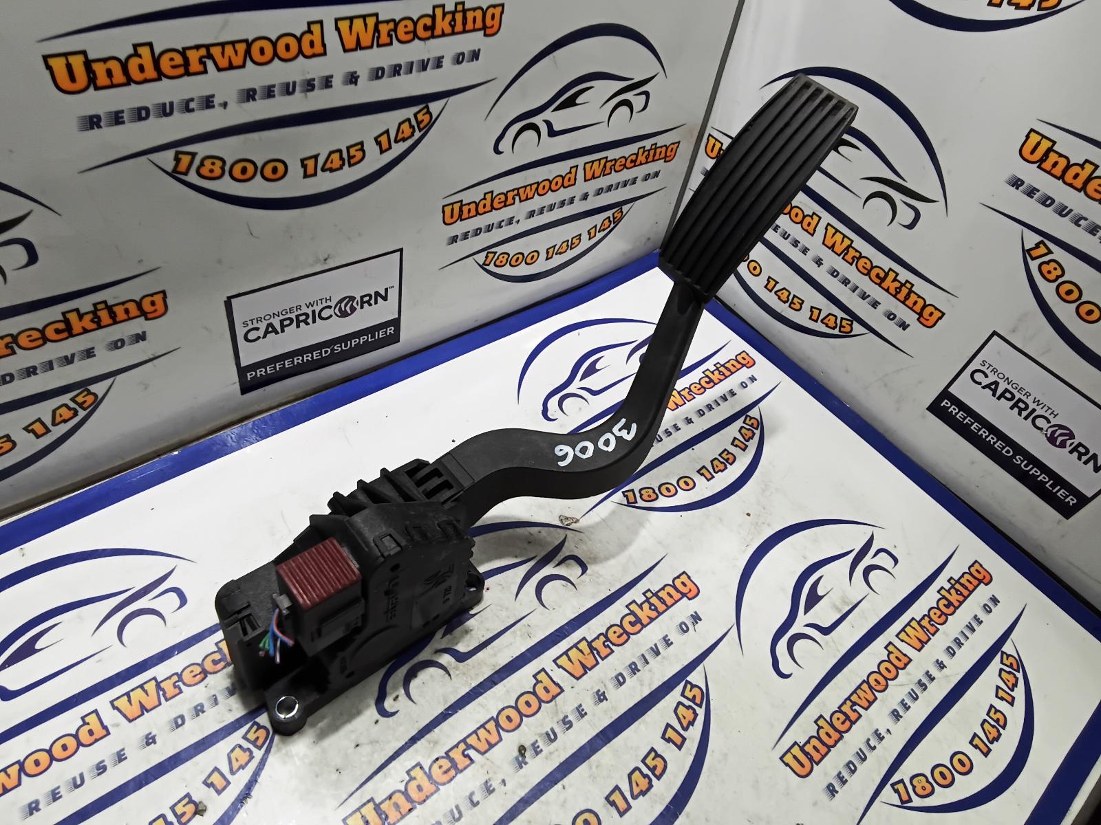 View Auto part Pedal Assembly Fiat Punto 2014