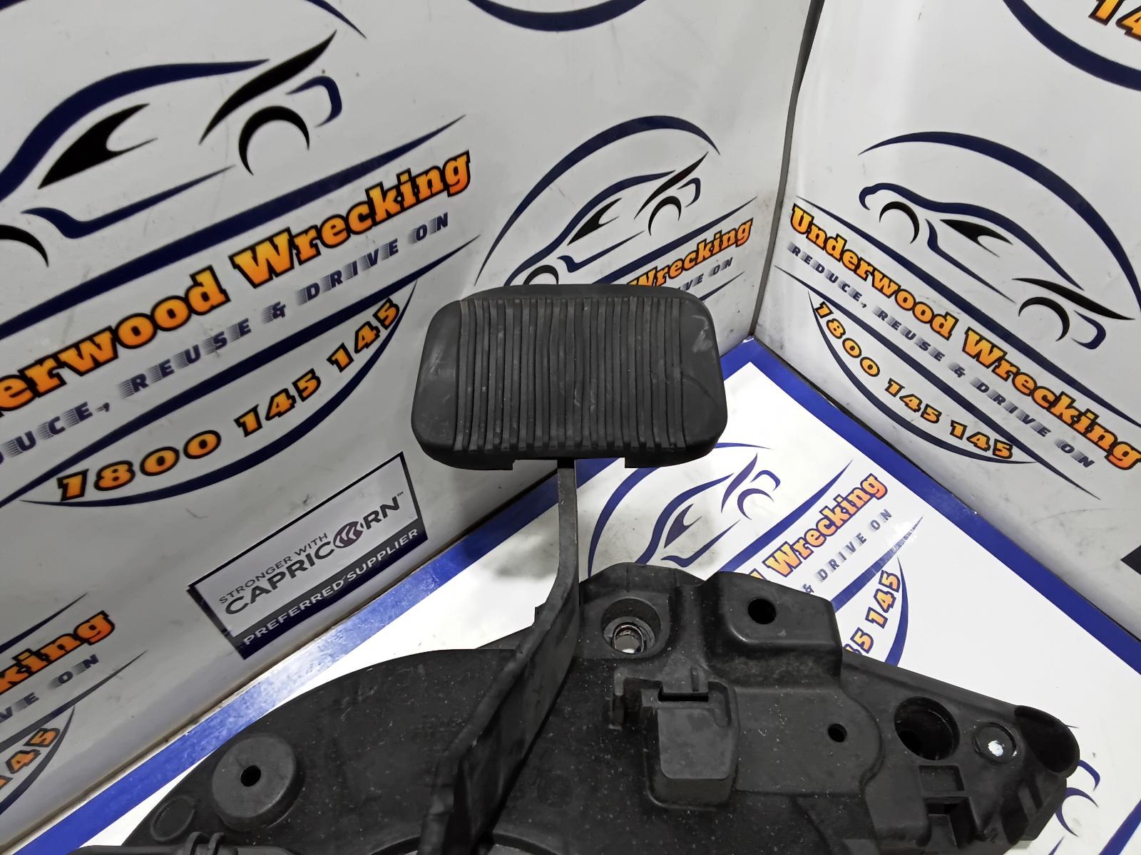 View Auto part Pedal Assembly Fiat Punto 2014