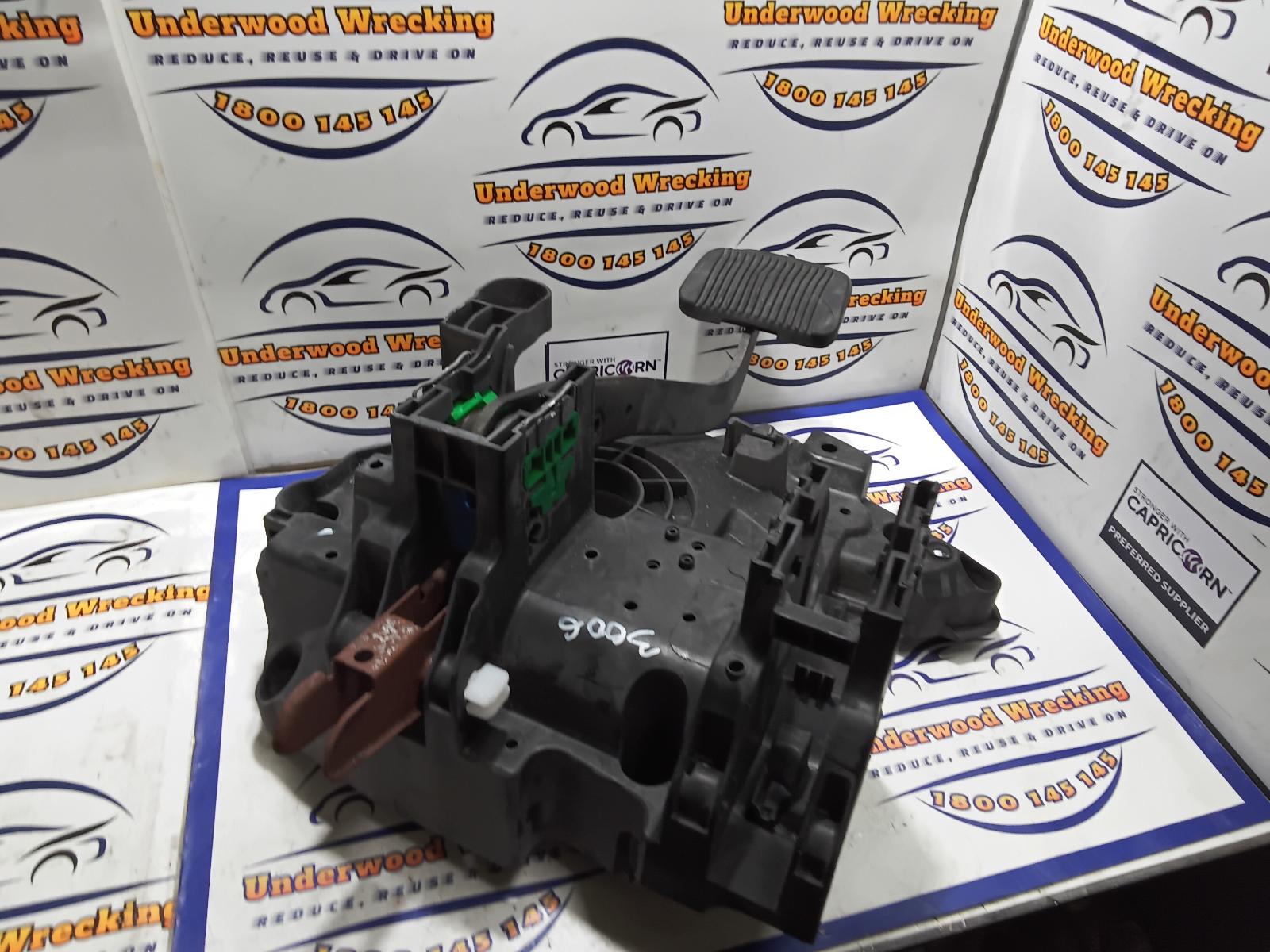 View Auto part Pedal Assembly Fiat Punto 2014