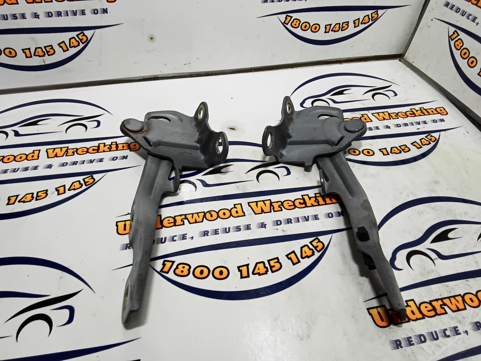 View Auto part Bonnet Hinge/Strut Hyundai I30 2009