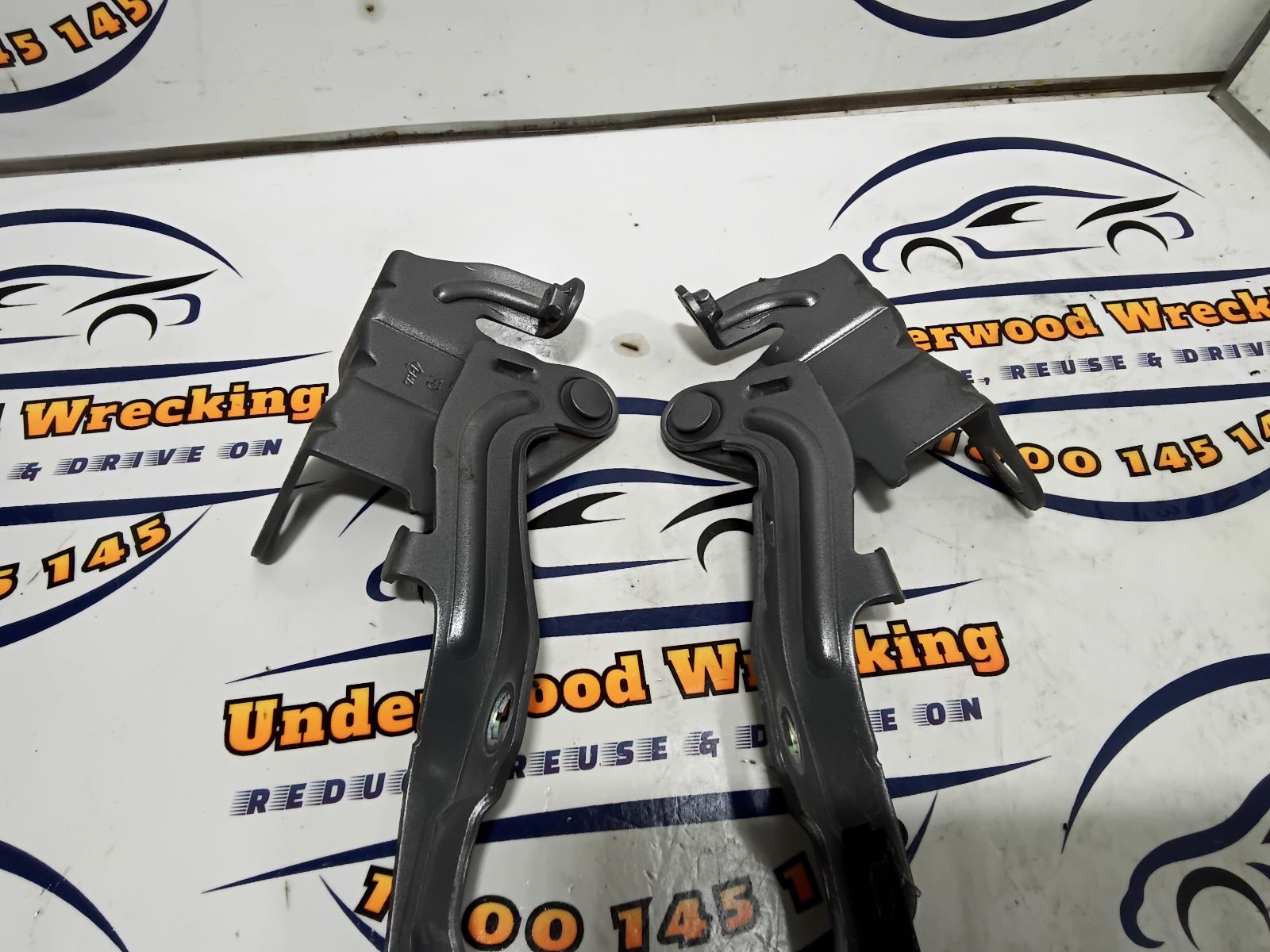 View Auto part Bonnet Hinge/Strut Hyundai I30 2009