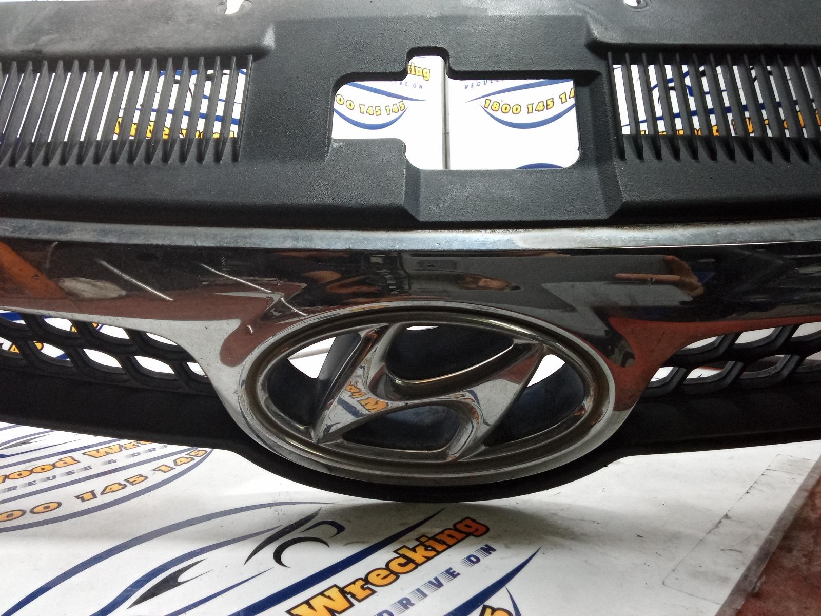 View Auto part Grille Hyundai I30 2009