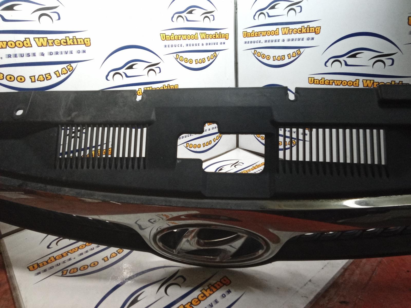 View Auto part Grille Hyundai I30 2009