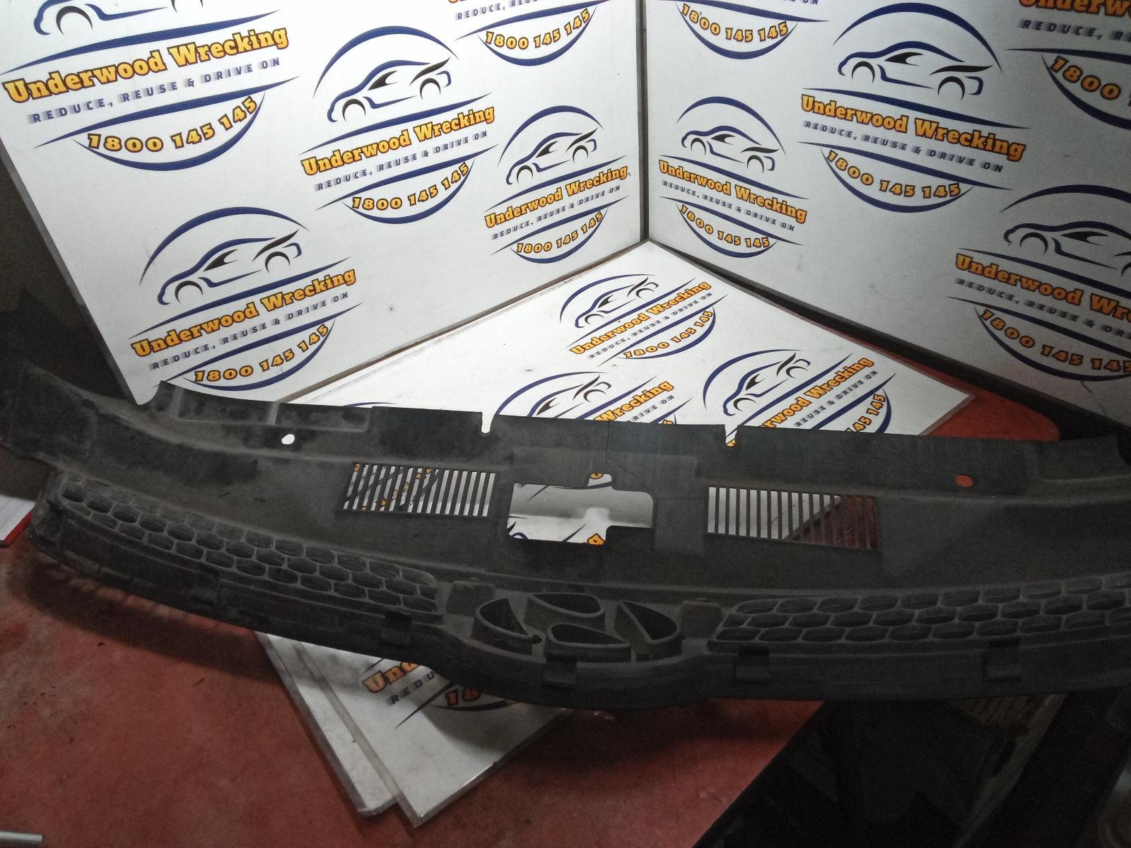 View Auto part Grille Hyundai I30 2009