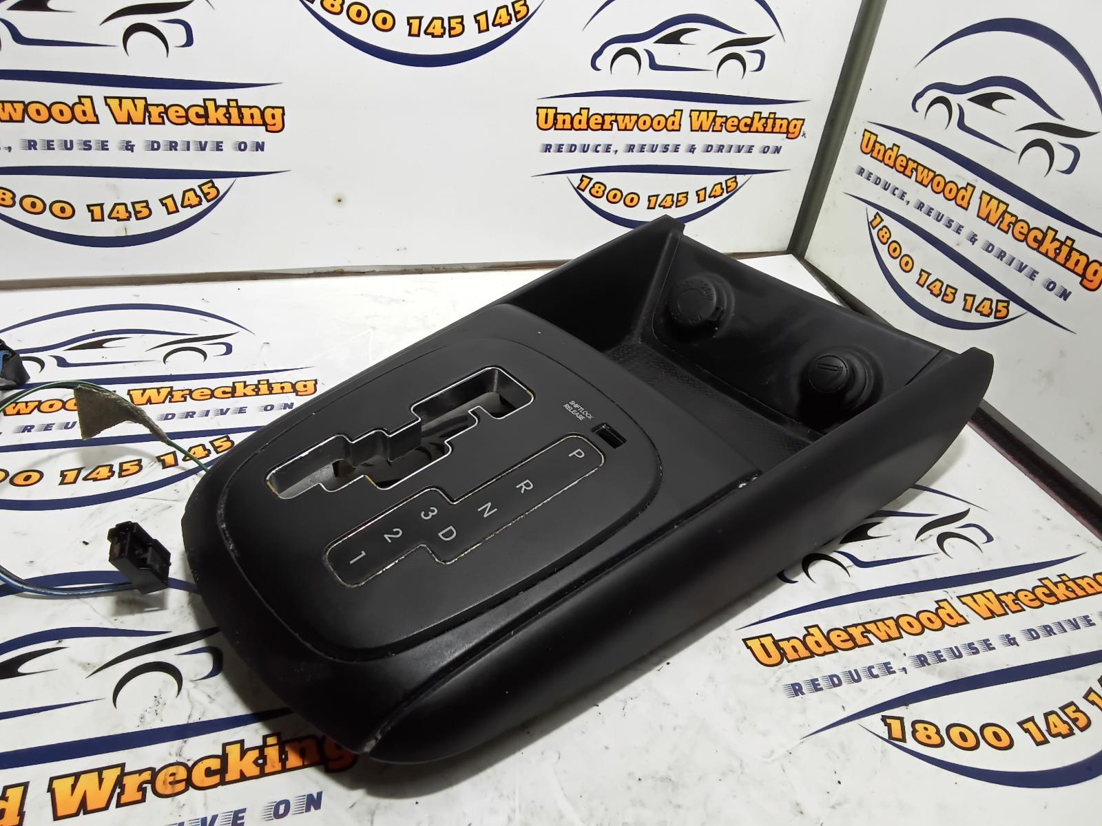 View Auto part Console Hyundai I30 2009