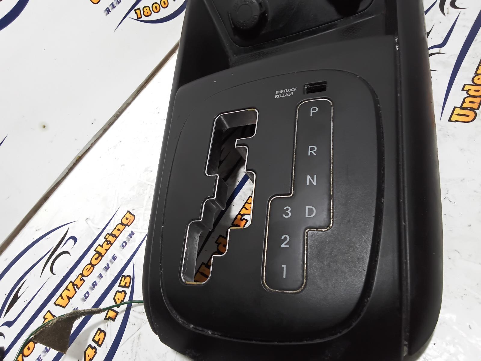 View Auto part Console Hyundai I30 2009