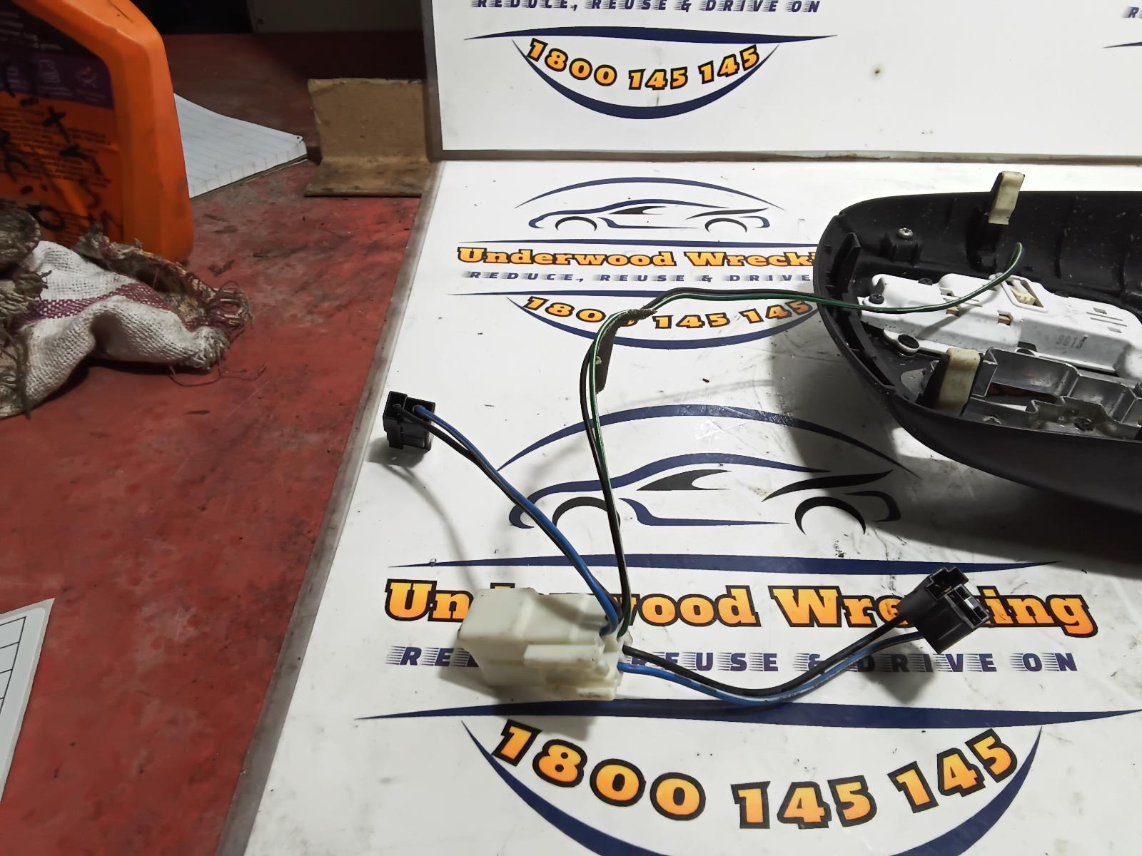 View Auto part Console Hyundai I30 2009