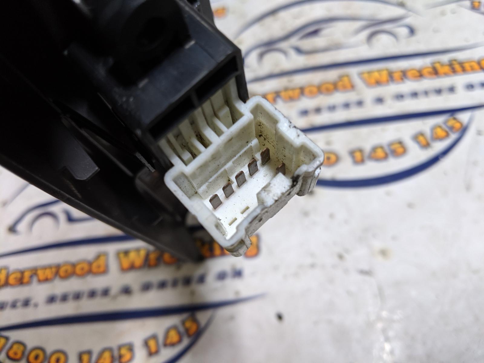 View Auto part Pwr Dr Wind Switch Nissan Navara 2005