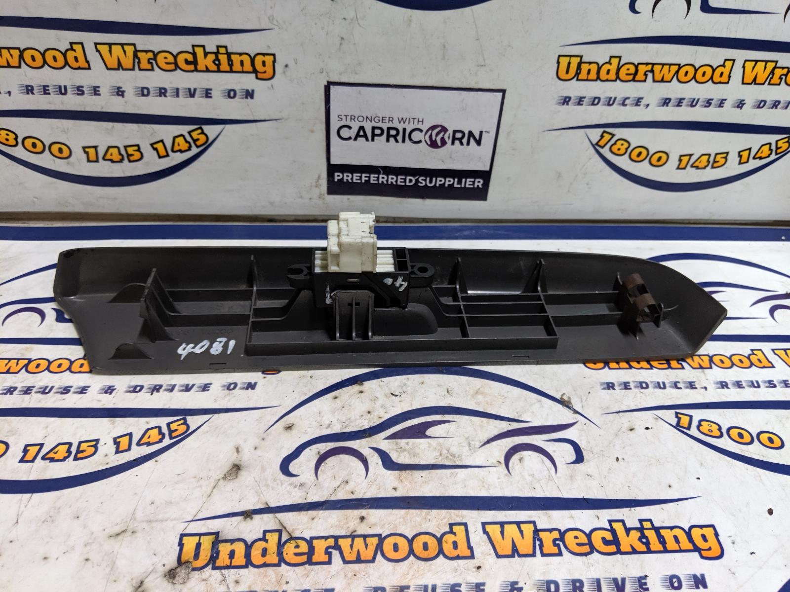 View Auto part Pwr Dr Wind Switch Nissan Navara 2005