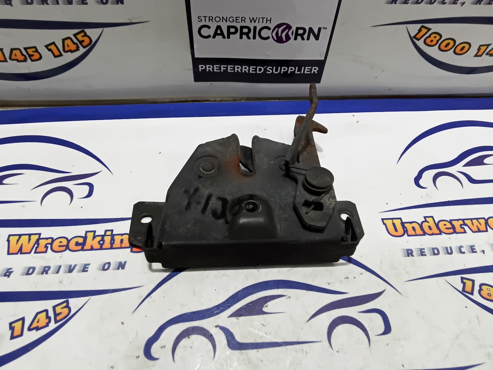 View Auto part Bonnet Lock/Support Mitsubishi L300 1999