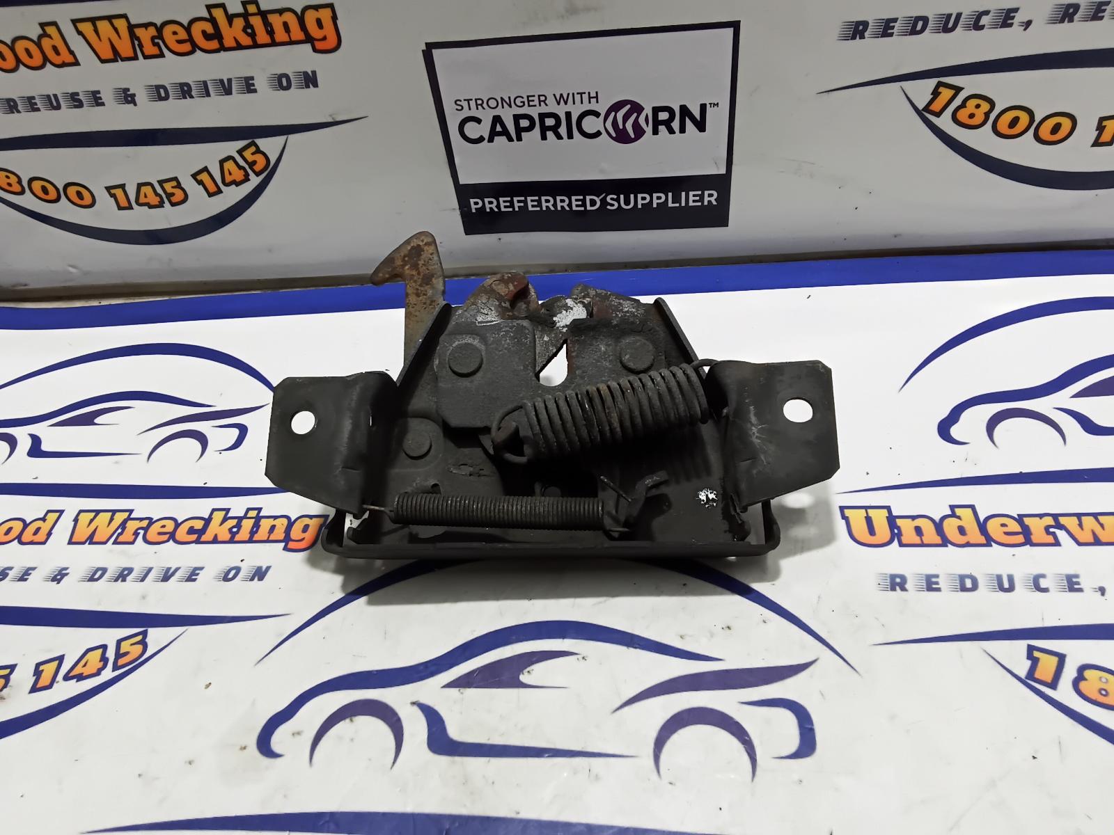 View Auto part Bonnet Lock/Support Mitsubishi L300 1999