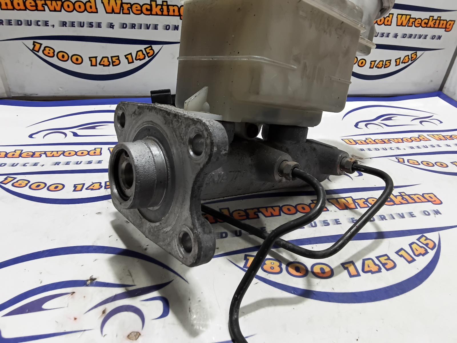 View Auto part Master Cylinder Mitsubishi L300 1999