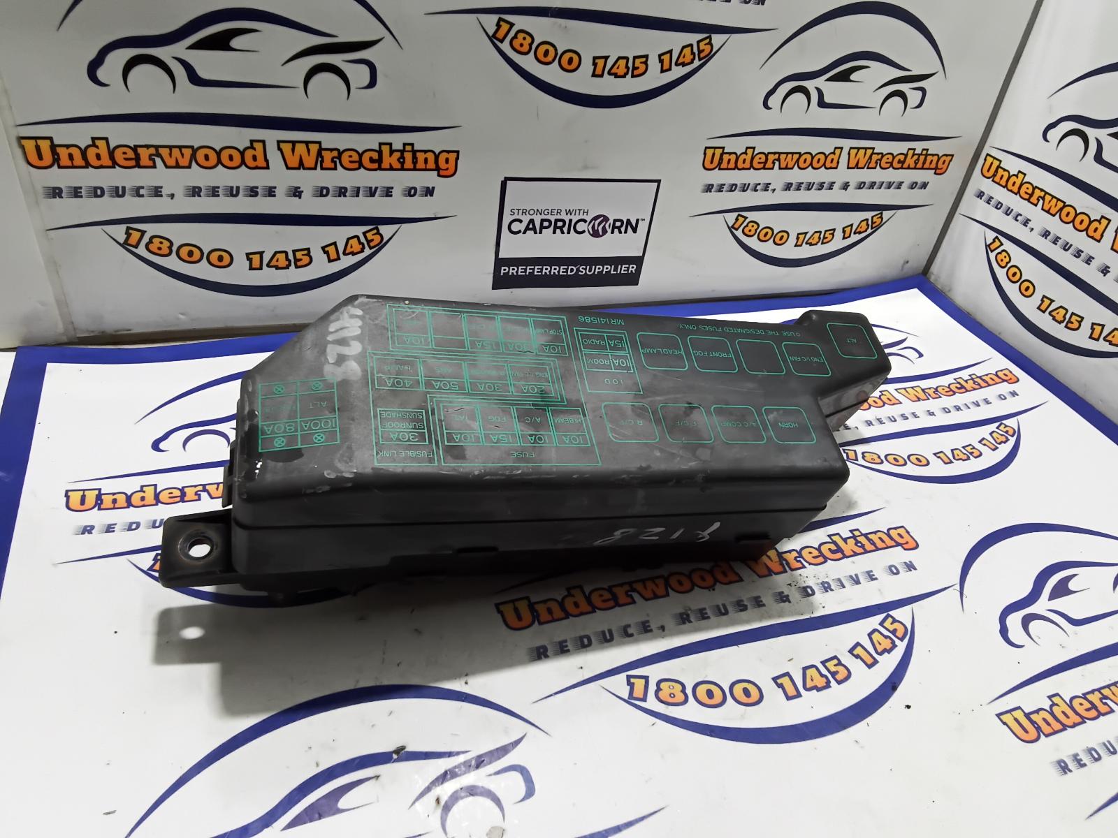 View Auto part Fuse Box Mitsubishi L300 1999