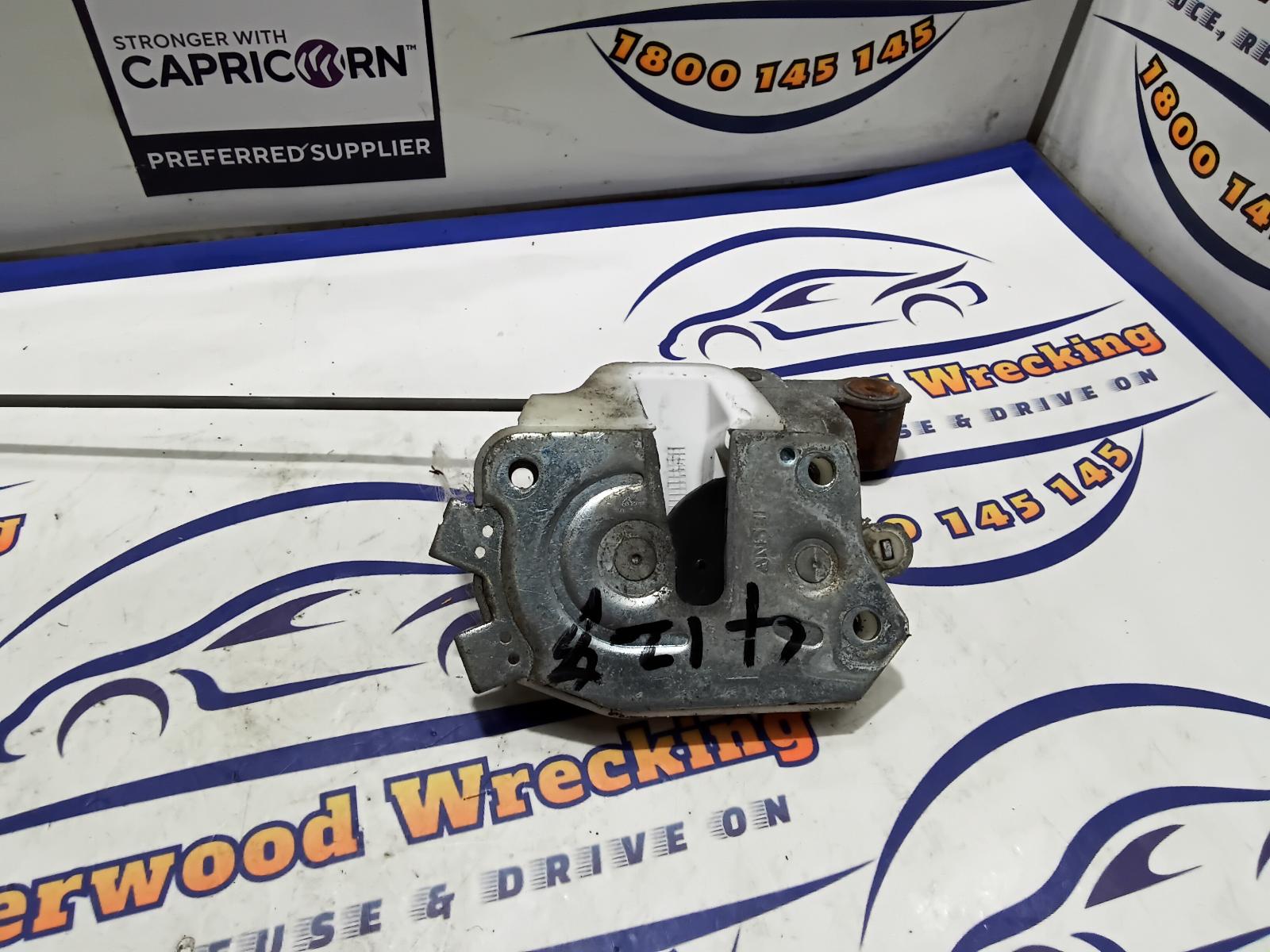 View Auto part Door/Boot/Gate Lock Mitsubishi L300 1999