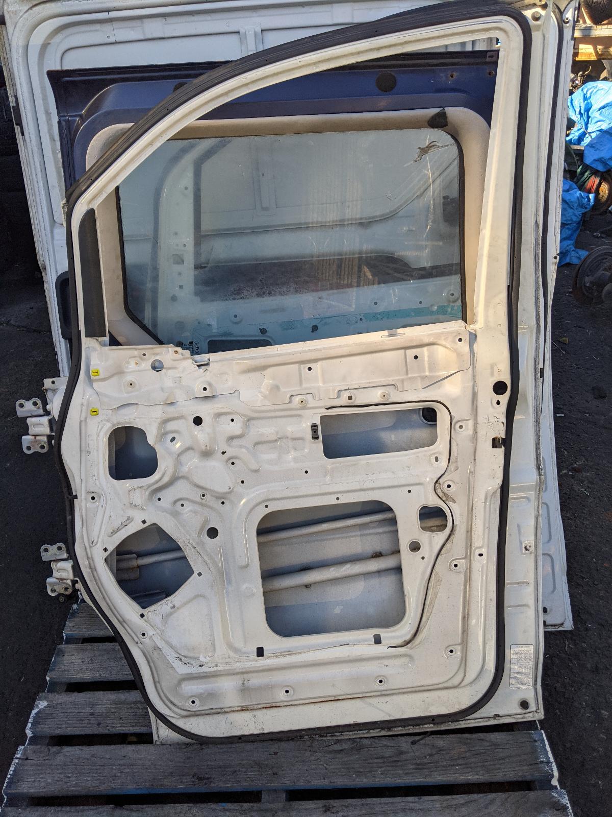 View Auto part Right Front Door Mitsubishi L300 1999