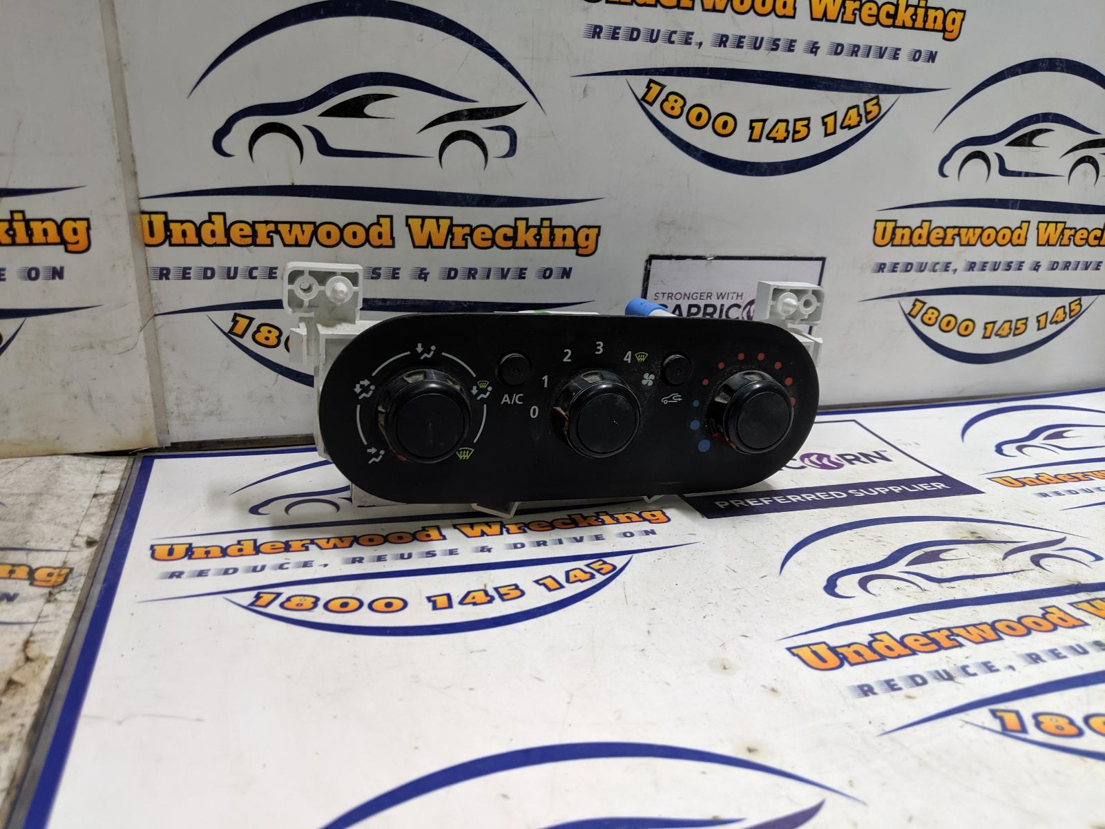View Auto part Heater/Ac Controls Renault Trafic 2017