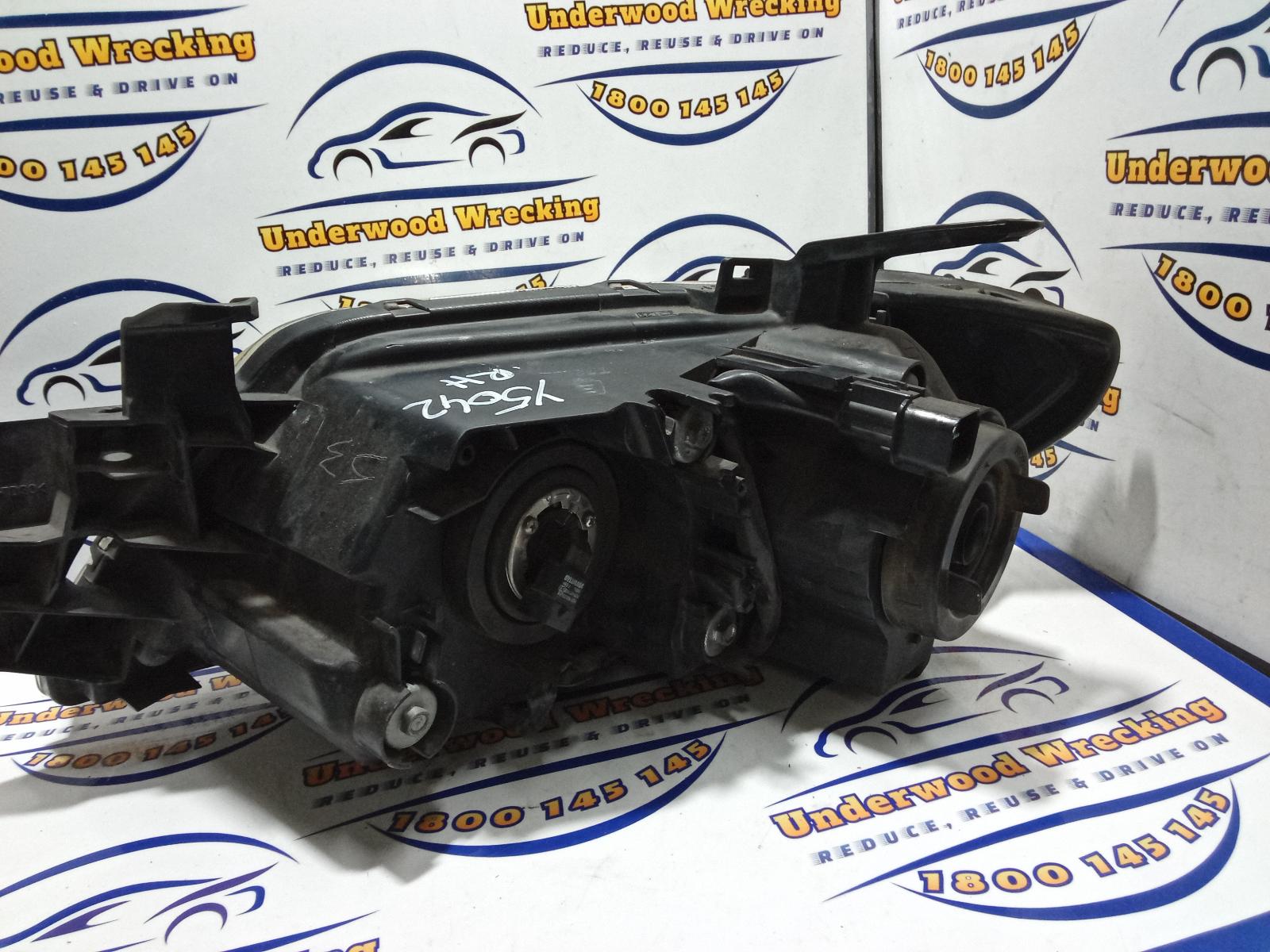 2006 Mitsubishi Outlander Right Headlamp View Auto part Right Headlamp Mitsubishi Outlander 2006