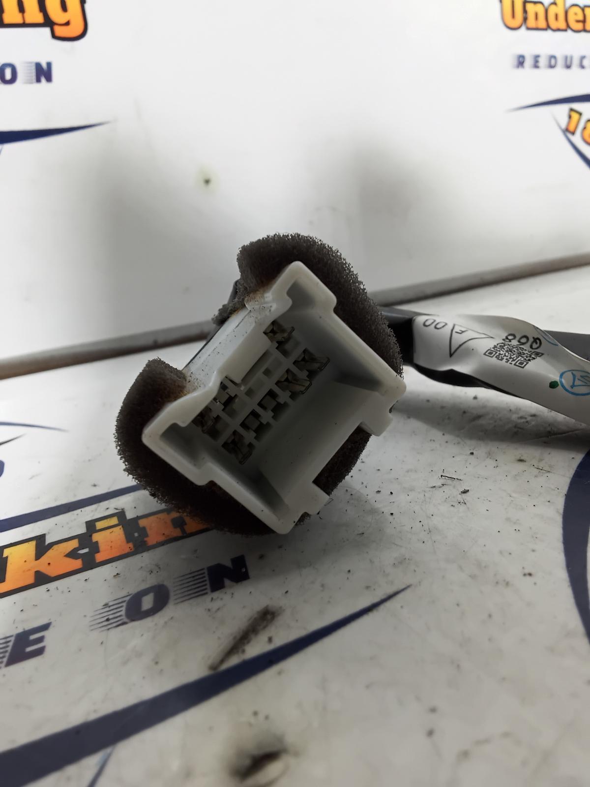 View Auto part Pwr Dr Wind Switch Mitsubishi Outlander 2006