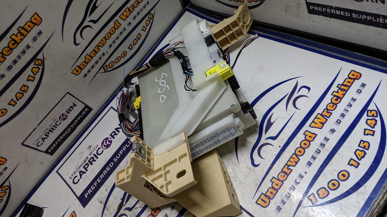 2014 Toyota Kluger Fuse Box View Auto part Fuse Box Toyota Kluger 2014