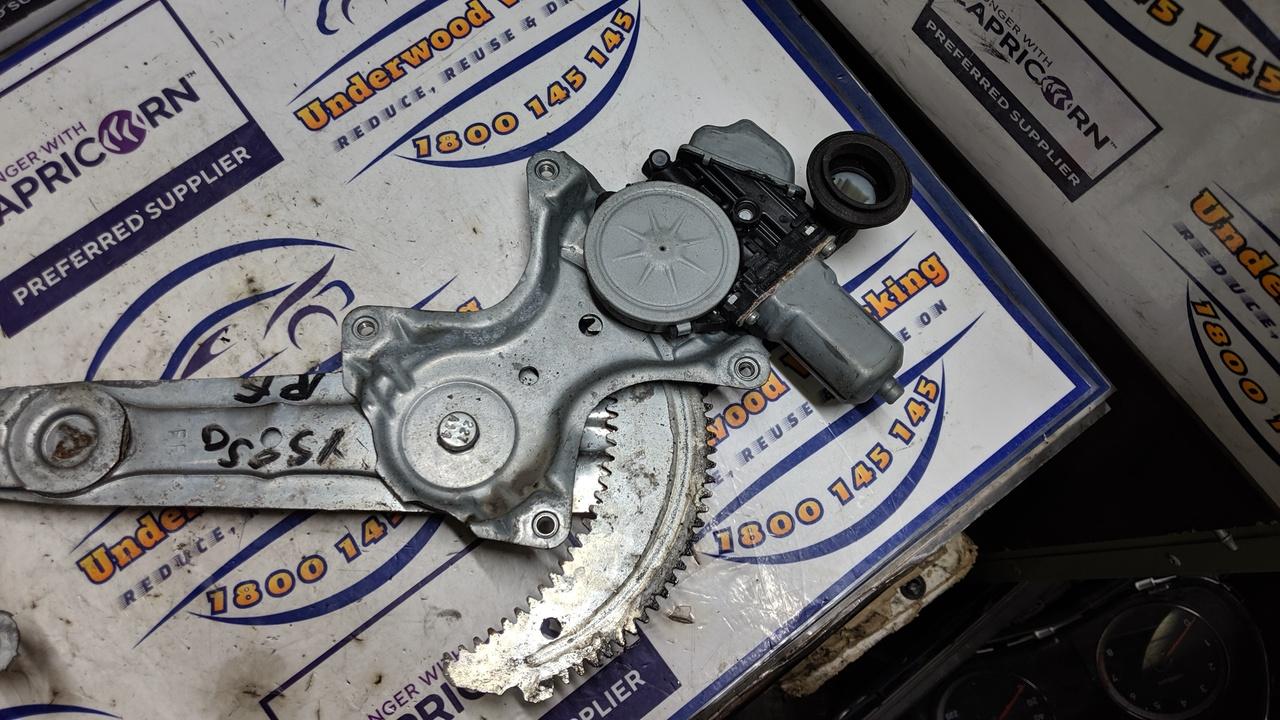 2014 Toyota Kluger Right Front Window Reg/Motor View Auto part Right Front Window Reg/Motor Toyota Kluger 2014