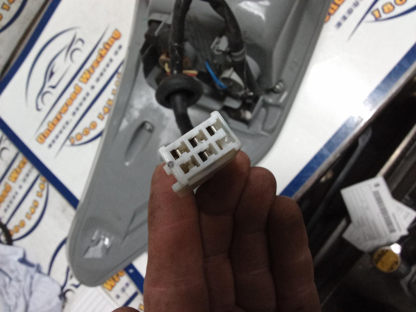 View Auto part Right Taillight Toyota Kluger 2014