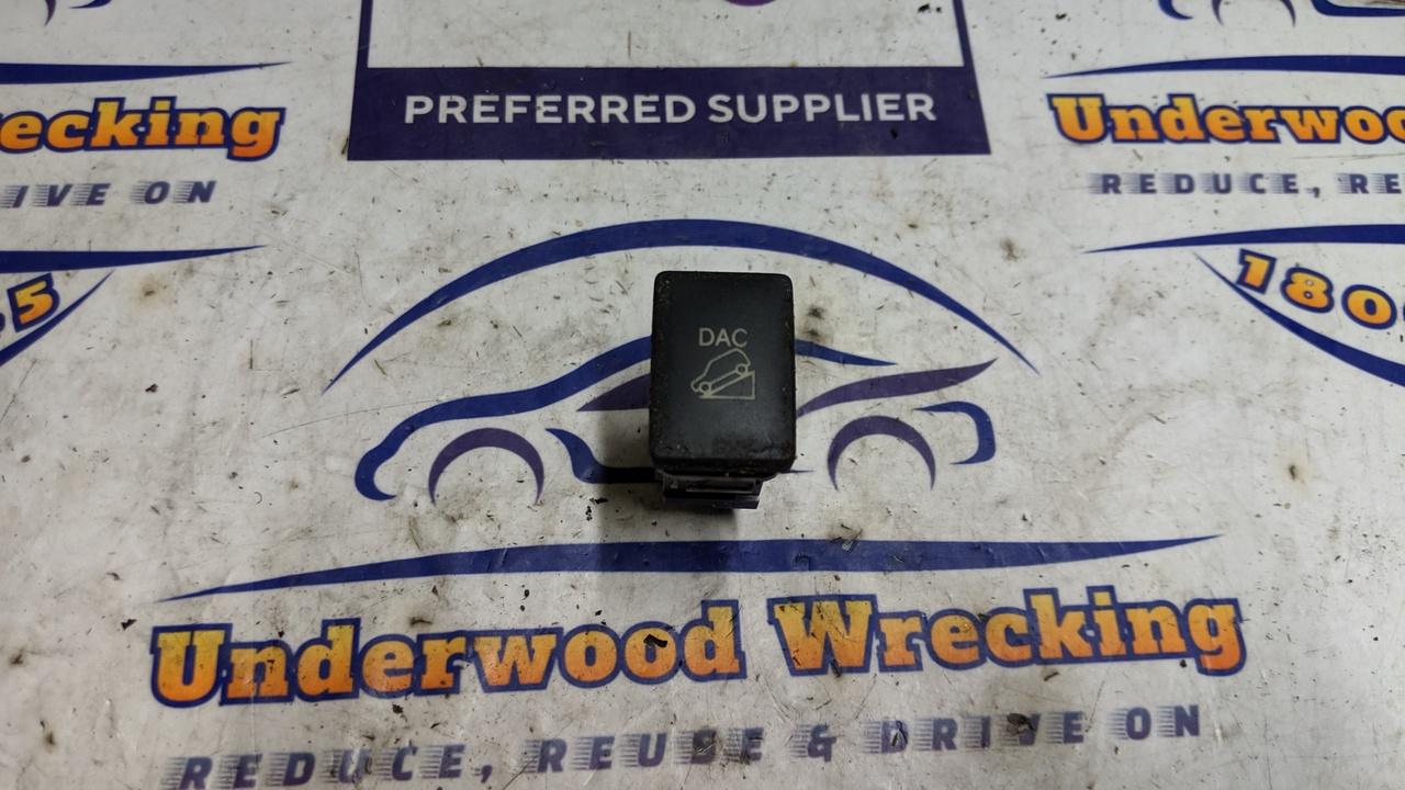 2014 Toyota Kluger Misc Switch/Relay View Auto part Misc Switch/Relay Toyota Kluger 2014