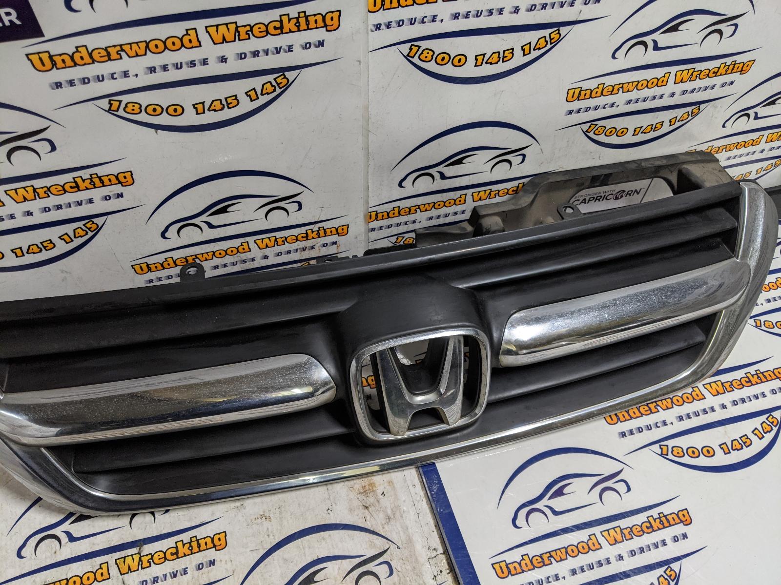 View Auto part Grille Honda Crv 2004