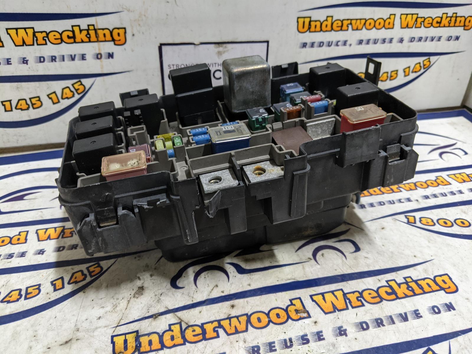 View Auto part Fuse Box Honda Crv 2004