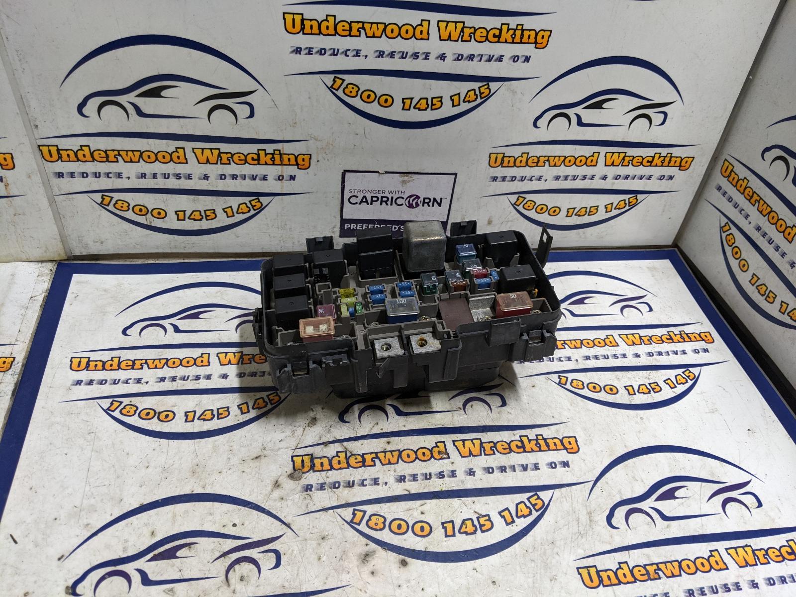 View Auto part Fuse Box Honda Crv 2004