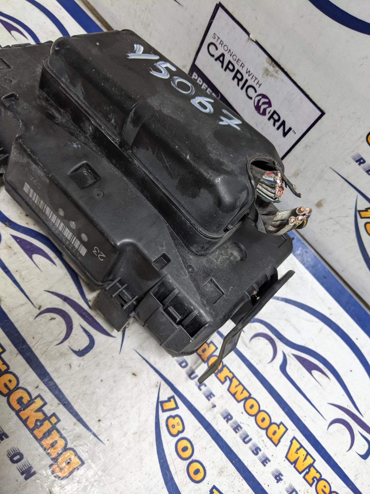 View Auto part Fuse Box Honda Crv 2004
