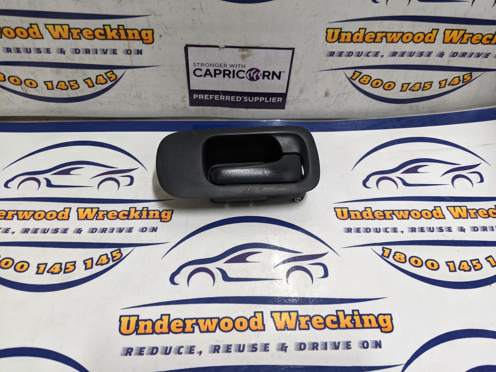 View Auto part Door Handle Honda Crv 2004