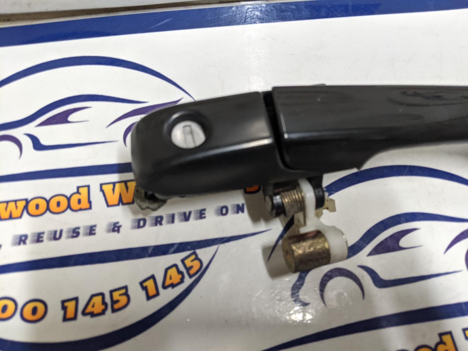 View Auto part Door Handle Honda Crv 2004