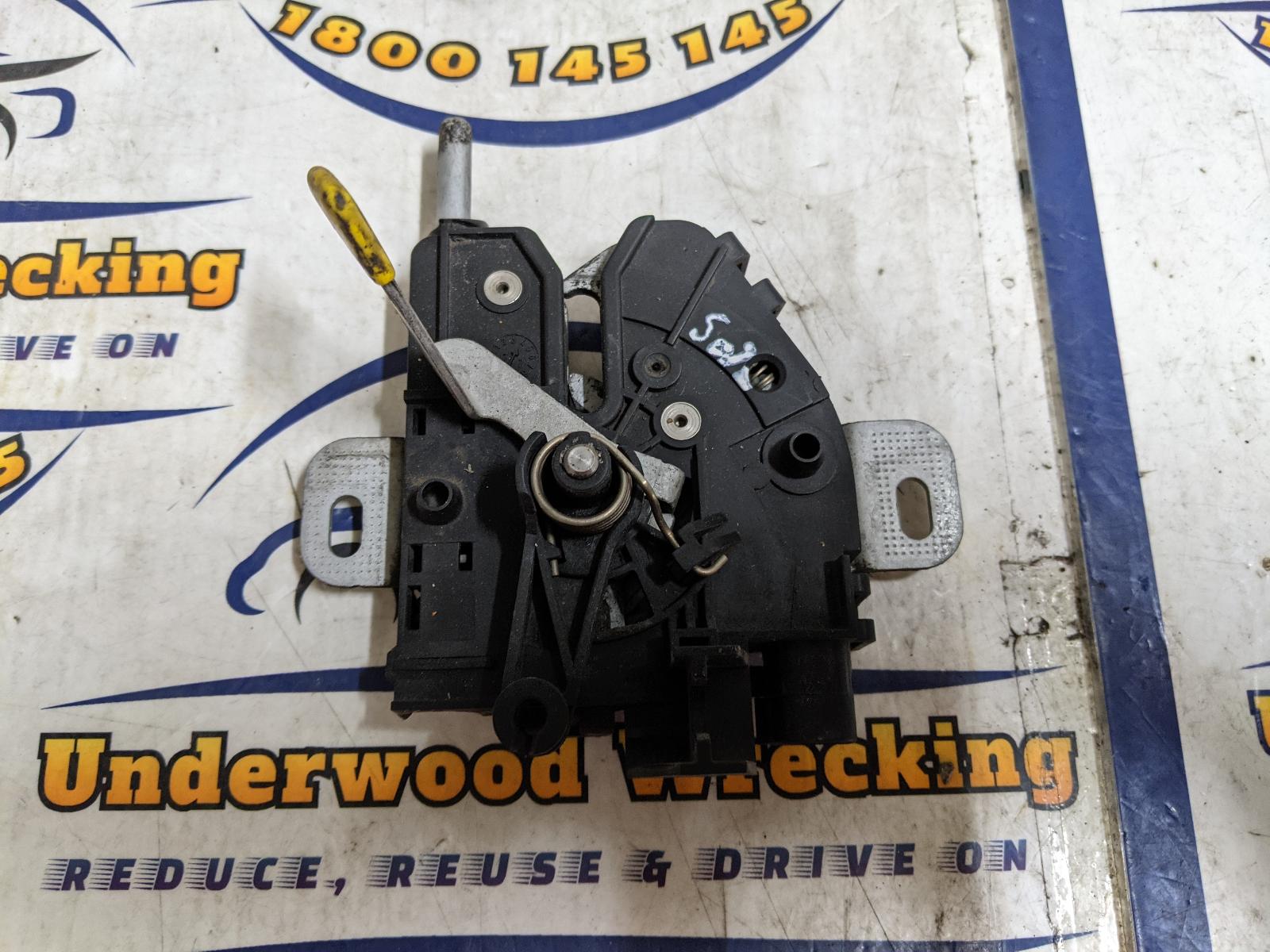 View Auto part Bonnet Lock/Support Ford Mondeo 2011