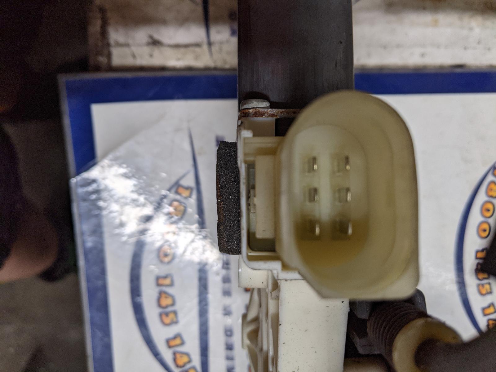 View Auto part Left Front Window Reg/Motor Ford Mondeo 2011