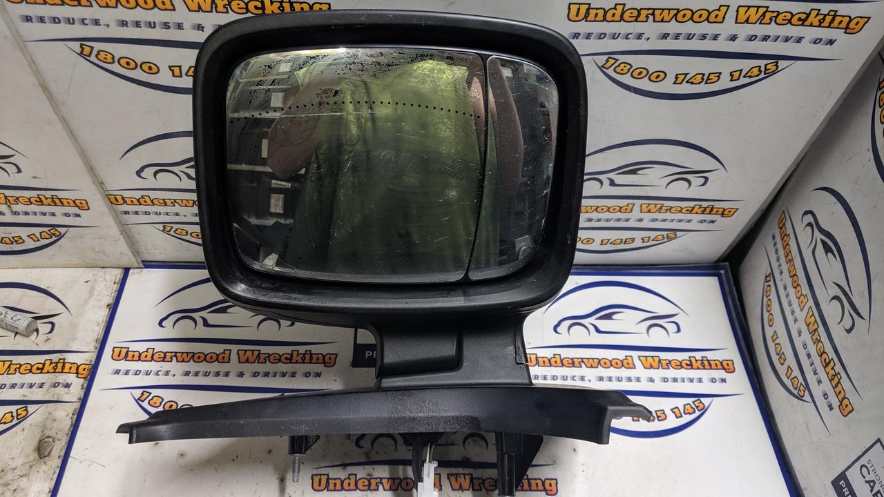 View Auto part Right Door Mirror Renault Trafic 2017
